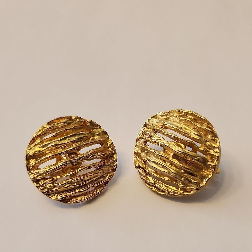 Trifari Clip On Gold Tone Earrings